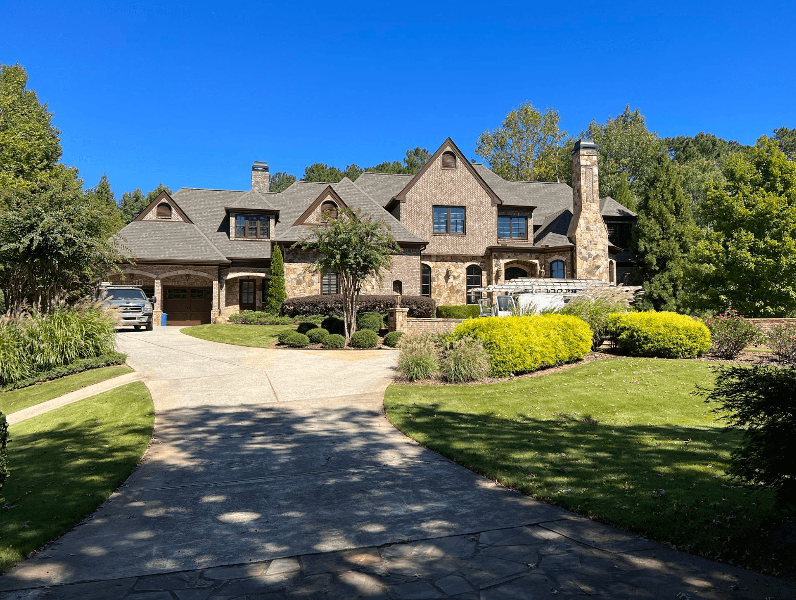 Professional painting services - interior and exterior painting by Mondragon Painting in Dallas, GA